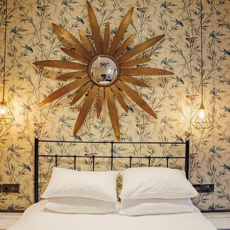 Crown Hotel Стамфорд Екстериор снимка