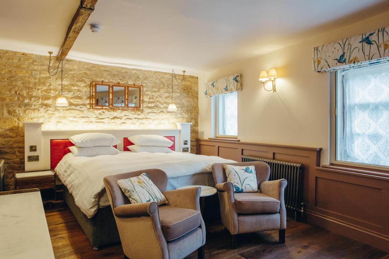 Crown Hotel Стамфорд Екстериор снимка