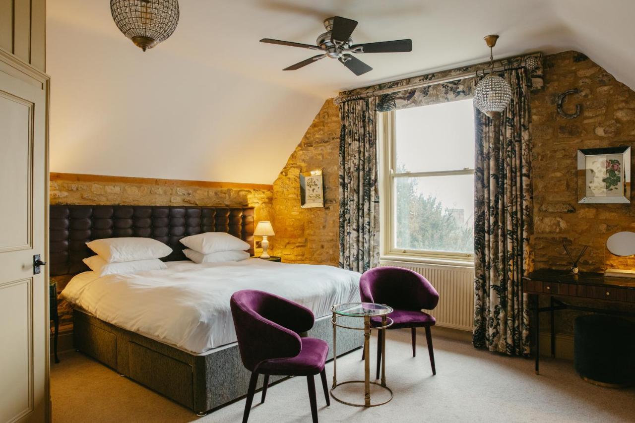 Crown Hotel Стамфорд Екстериор снимка