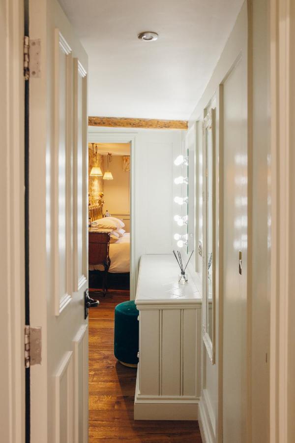 Crown Hotel Стамфорд Екстериор снимка