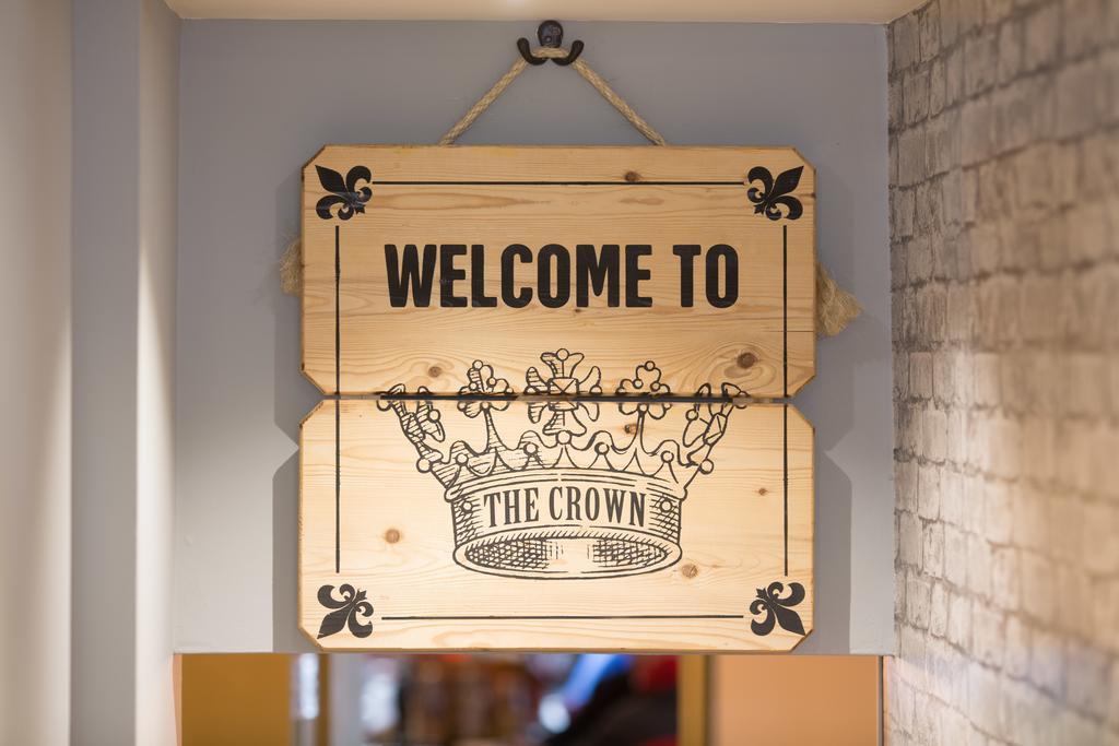 Crown Hotel Стамфорд Екстериор снимка